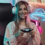 شاشة BenQ EW3280U مقاس 32 بوصة بدقة 4K وتقنية HDR للترفيه (رقمية)