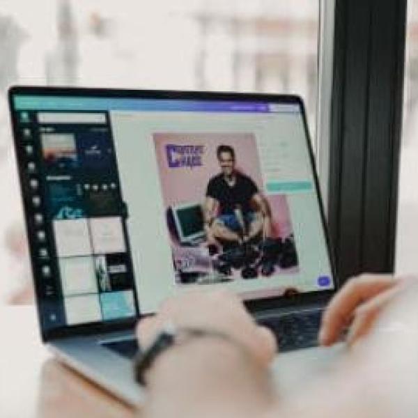 مكبر صوت محمول Bose SoundLink Revolve+ بتقنية Bluetooth (رقمي)